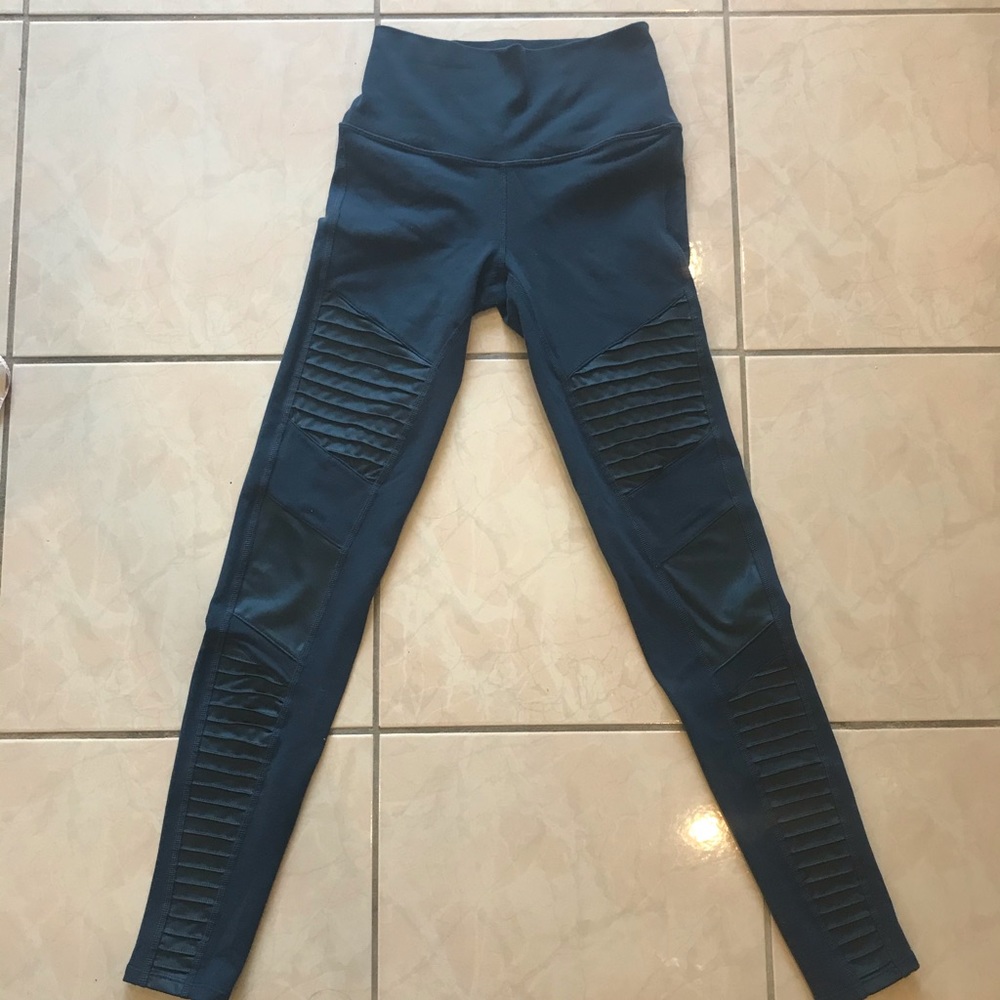 Alo Yoga Navy Leggings XS high waisted